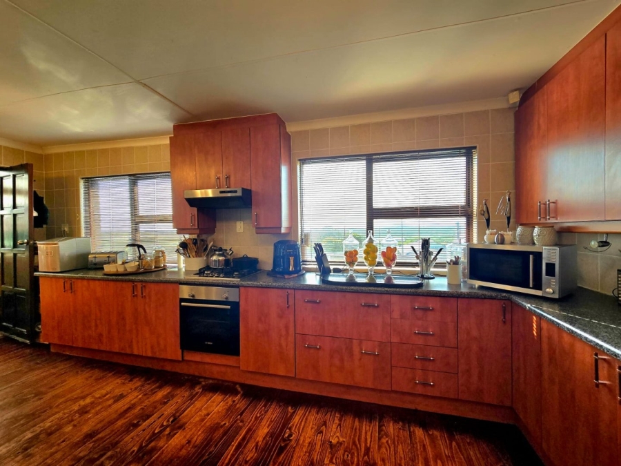 4 Bedroom Property for Sale in Paradise Beach Eastern Cape